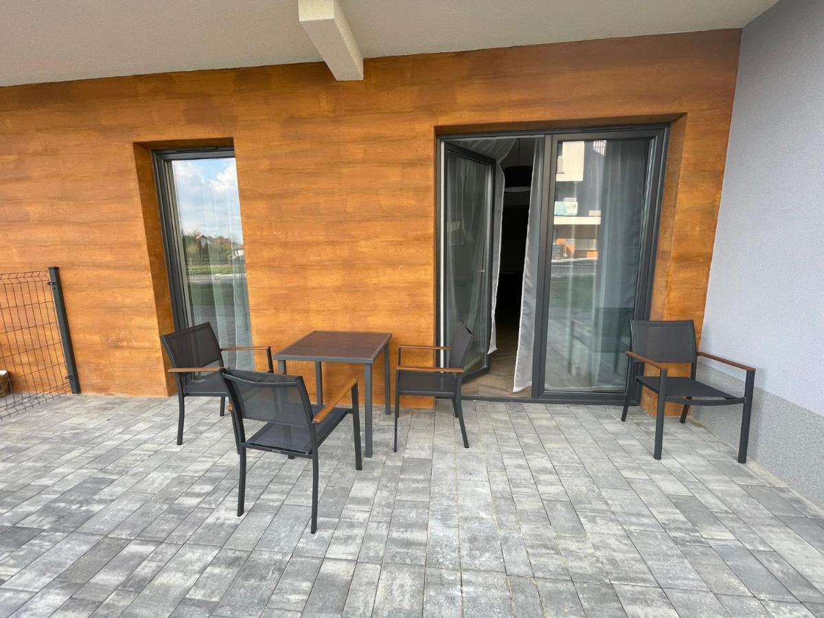 Apartament Roza 1 Zator - 2 Km Od Energylandii Bagian luar foto